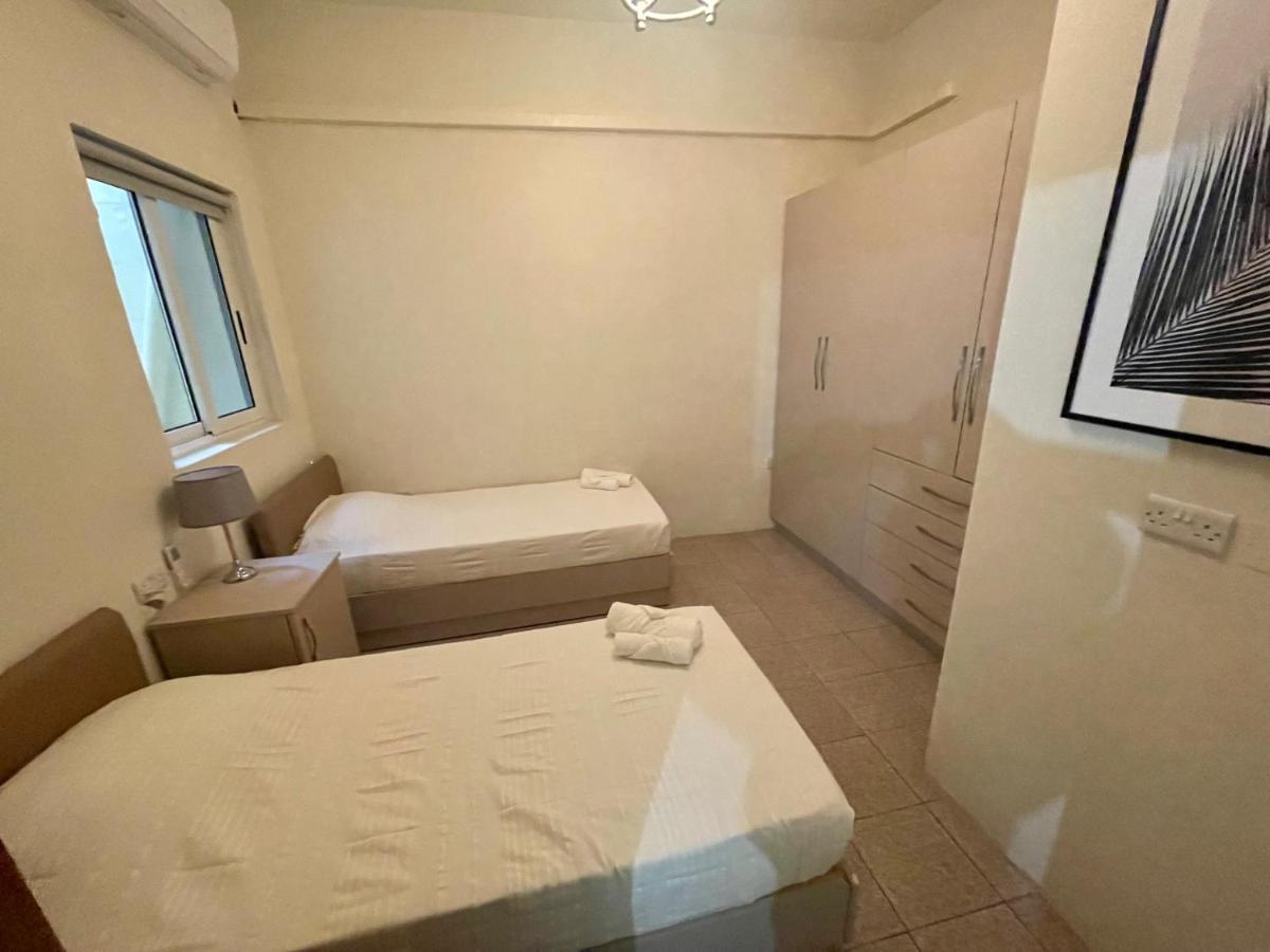 Seafront Apartment With Balcony Overlooking Marina Għajnsielem Dış mekan fotoğraf