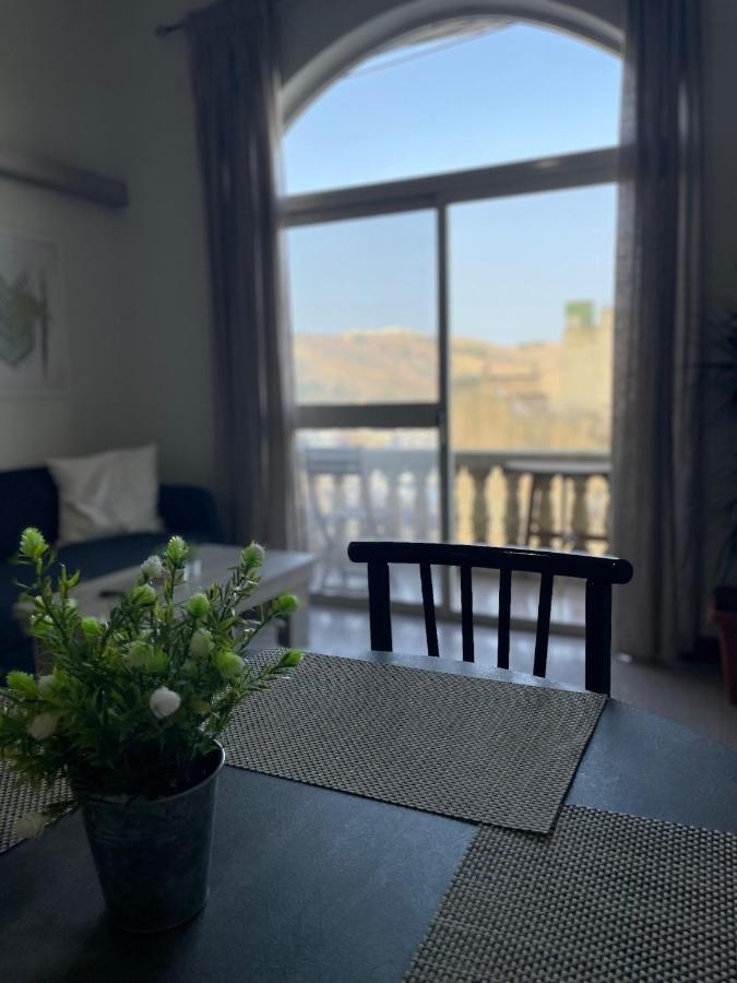 Seafront Apartment With Balcony Overlooking Marina Għajnsielem Dış mekan fotoğraf